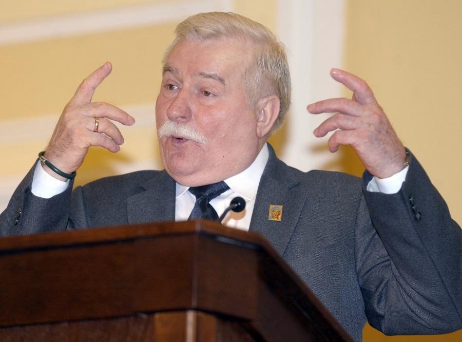 Alcest Kolega Mikołaja Dostał 20 Franków Zdjęcia: Kolega Wałęsy: On sikał do kropielnicy - Strona 2 - Polityka