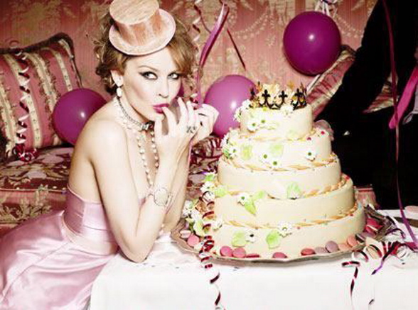 Ta różowa i słodka sesja z Kylie Minogue powstała dla jubilerskiej firmy Tous