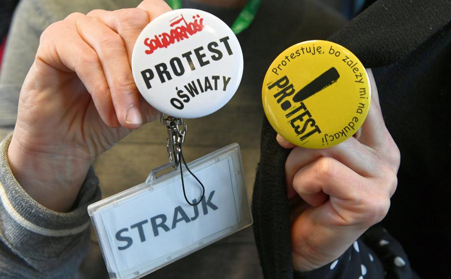 Znalezione obrazy dla zapytania strajk nauczycieli