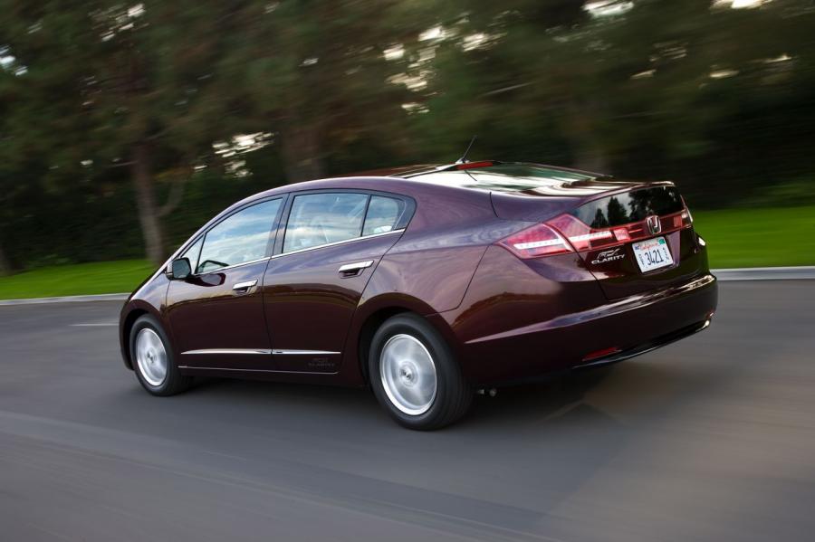 Honda Clarity wytwarza elektryczność w wyniku utleniania wodoru