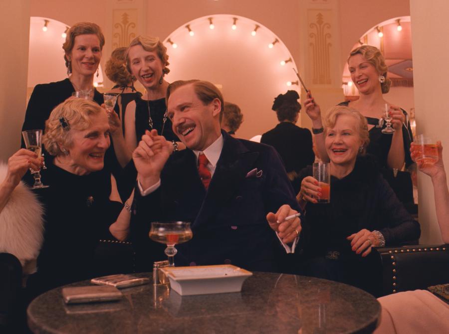 Ralph Fiennes w filmie "Grand Budapest Hotel"