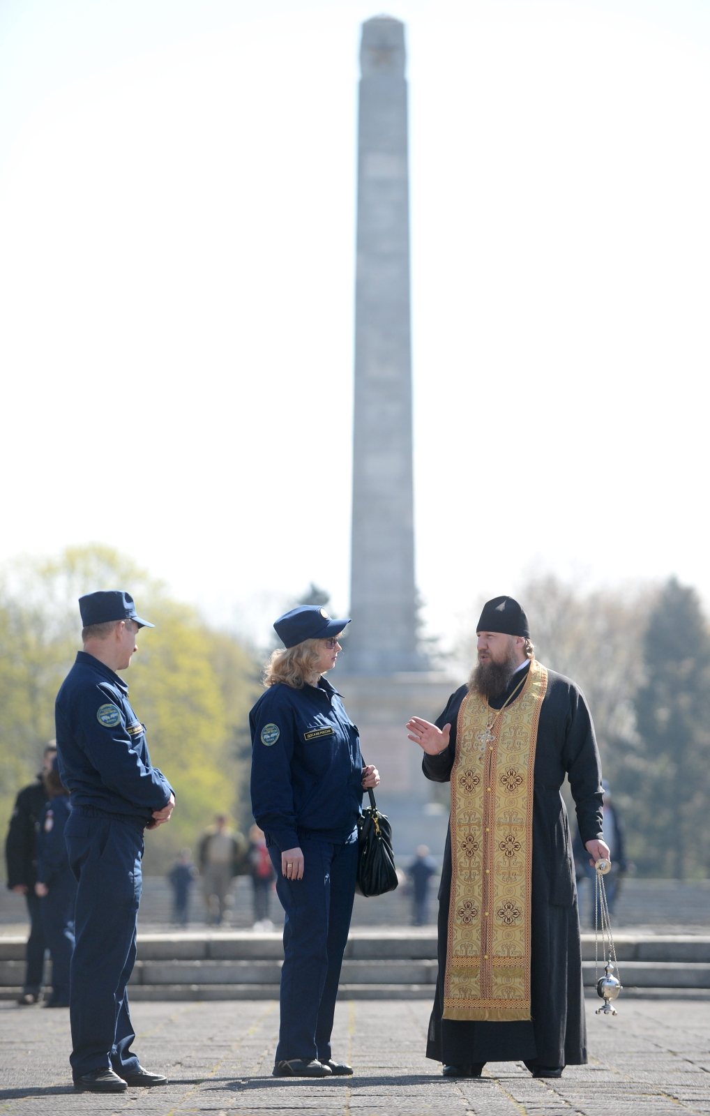 Uczestnicy rosyjskiego rajdu samochodowego "Drogami Chwały"
