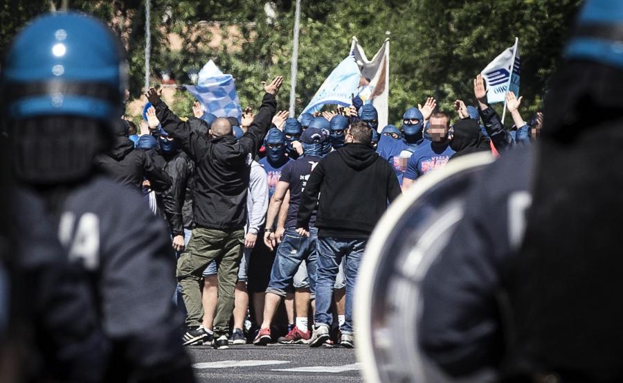 Bitwa kibiców przed mecze Lazio - Roma