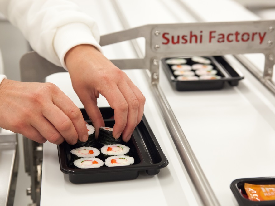 W sushi barze, czy w domu?