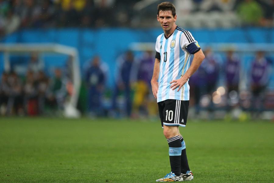 Lionel Messi kończy 30 lat. Jubileusz spędzi przygotowując się do ślubu